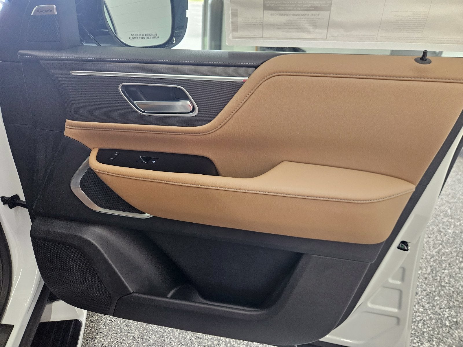 2027 INFINITI QX80 LUXE