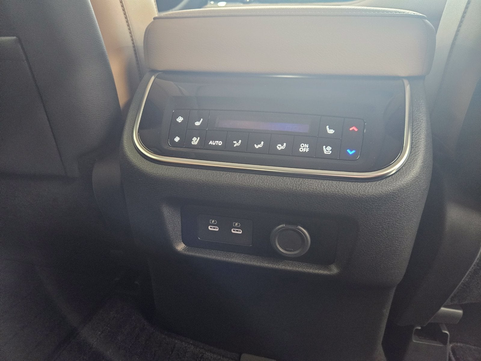 2027 INFINITI QX80 LUXE
