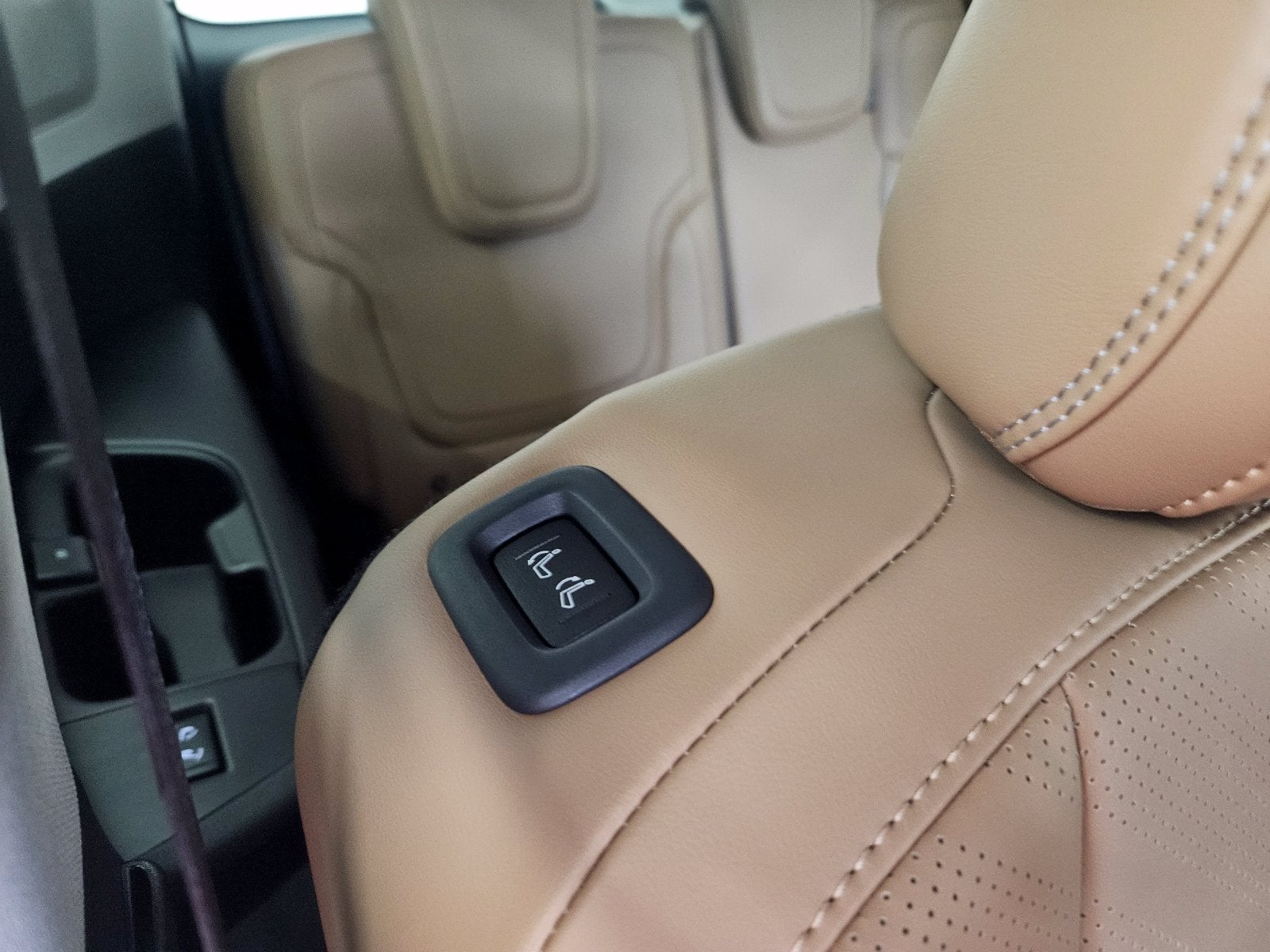 2027 INFINITI QX80 LUXE