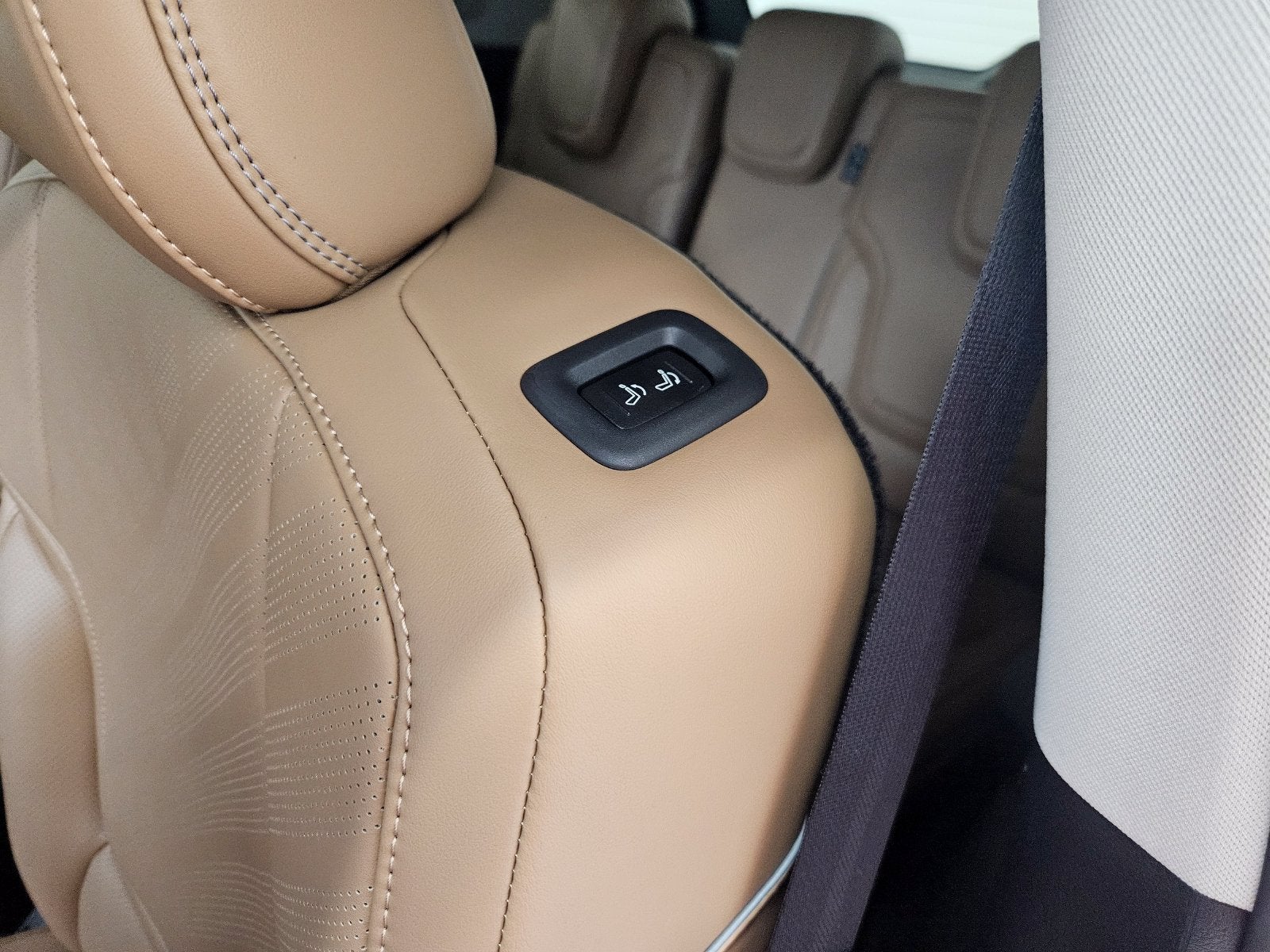 2027 INFINITI QX80 LUXE