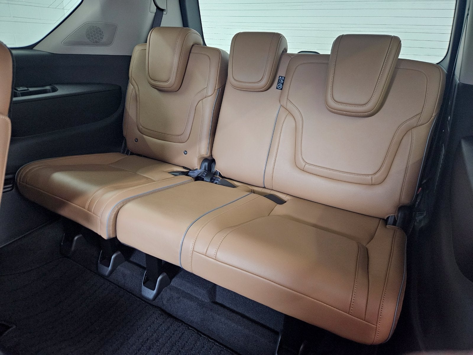 2027 INFINITI QX80 LUXE