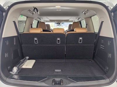 2027 INFINITI QX80 LUXE
