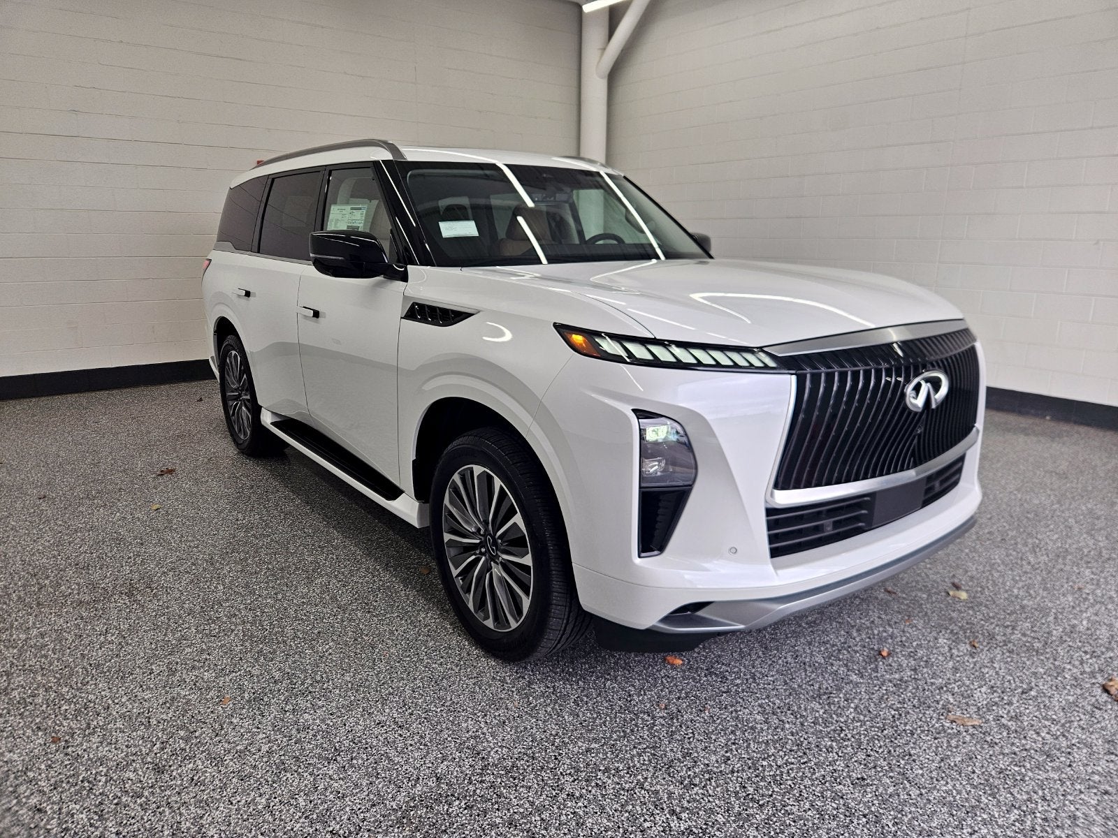 2027 INFINITI QX80 LUXE