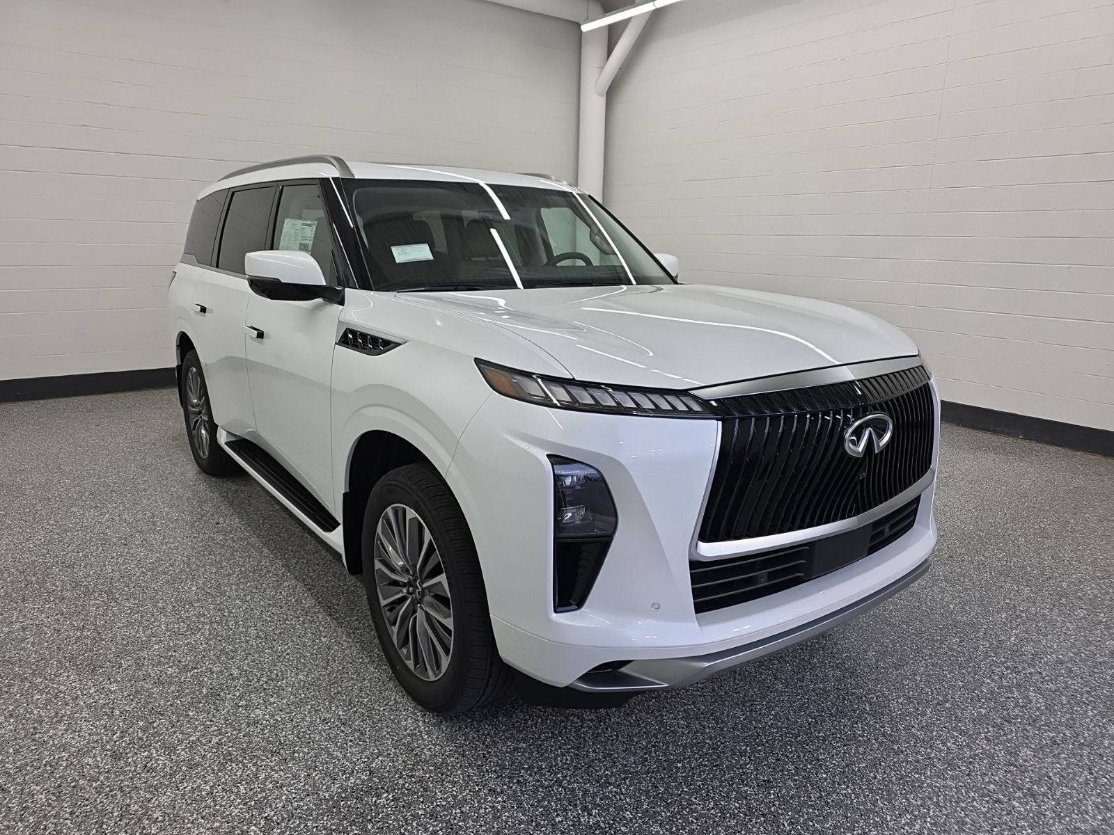 2026 INFINITI QX80 LUXE