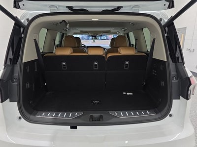 2026 INFINITI QX80 LUXE