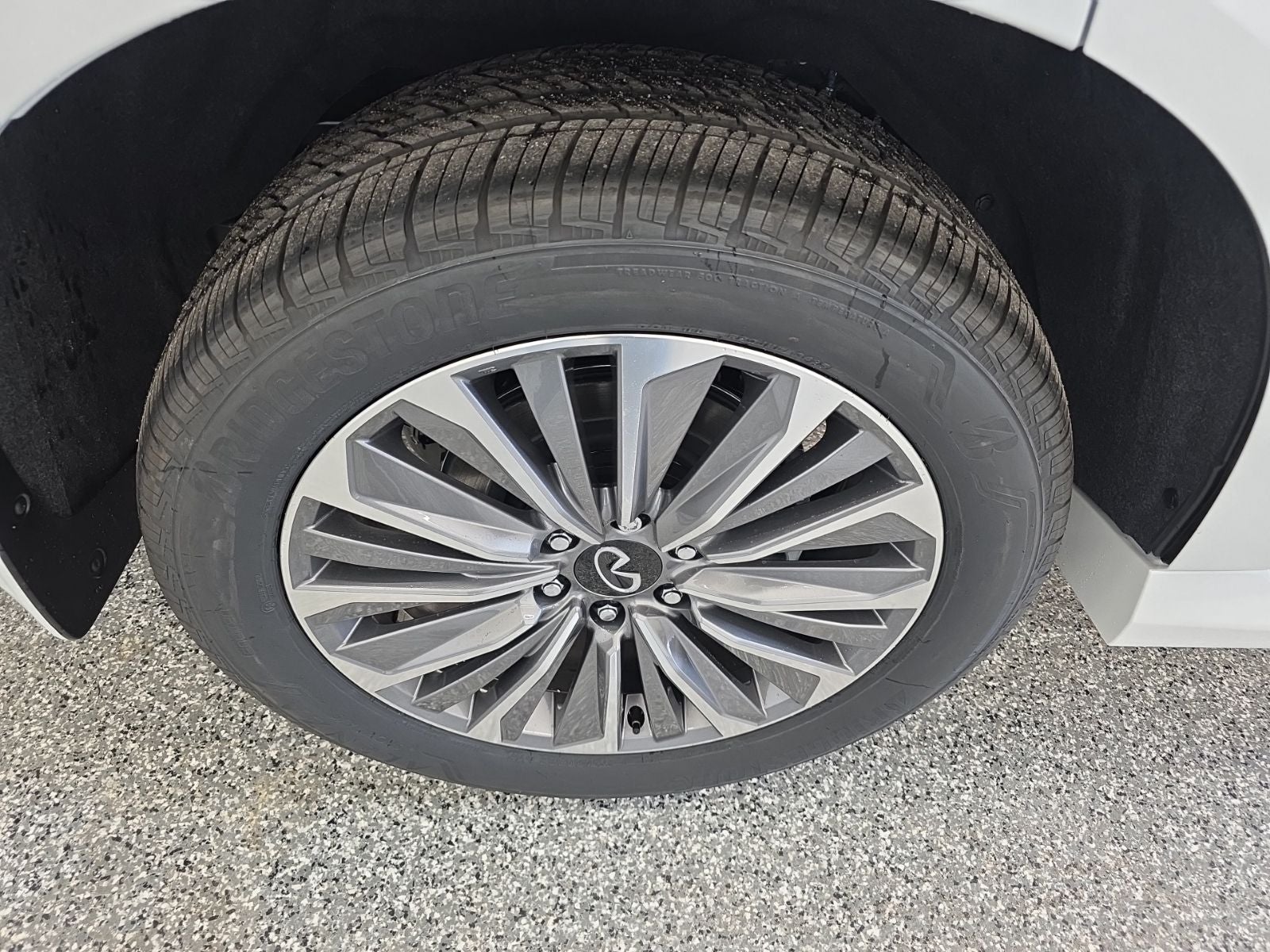 2026 INFINITI QX80 LUXE