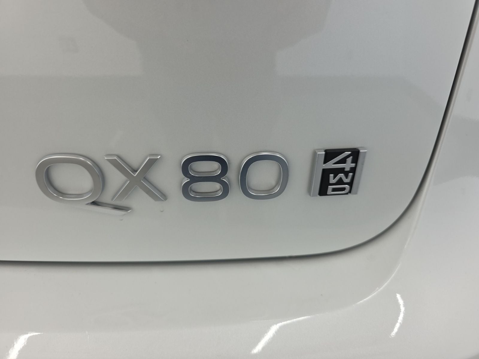 2026 INFINITI QX80 LUXE