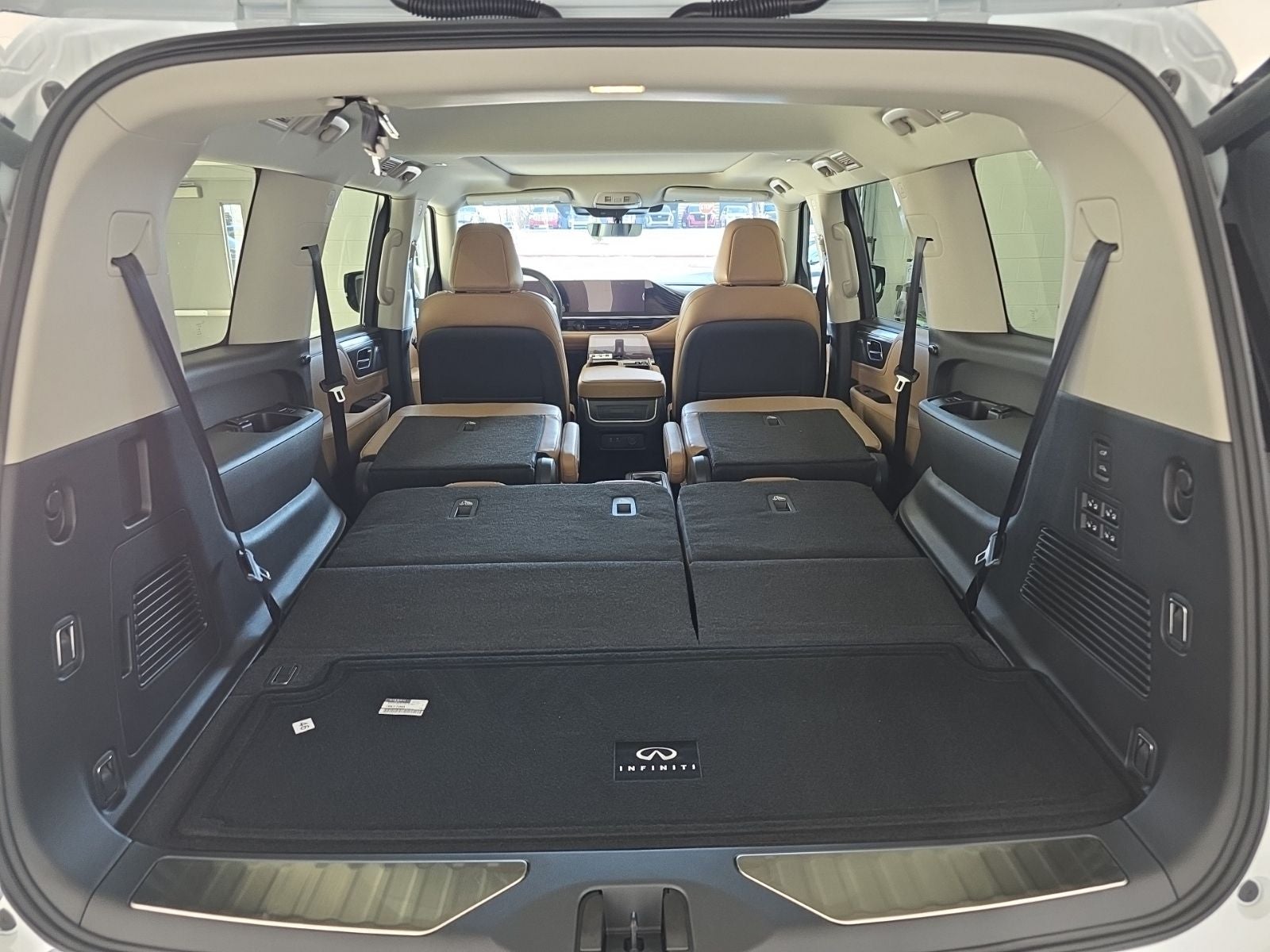 2026 INFINITI QX80 LUXE