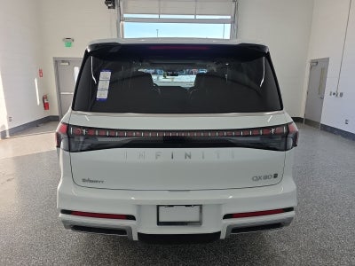 2026 INFINITI QX80 LUXE