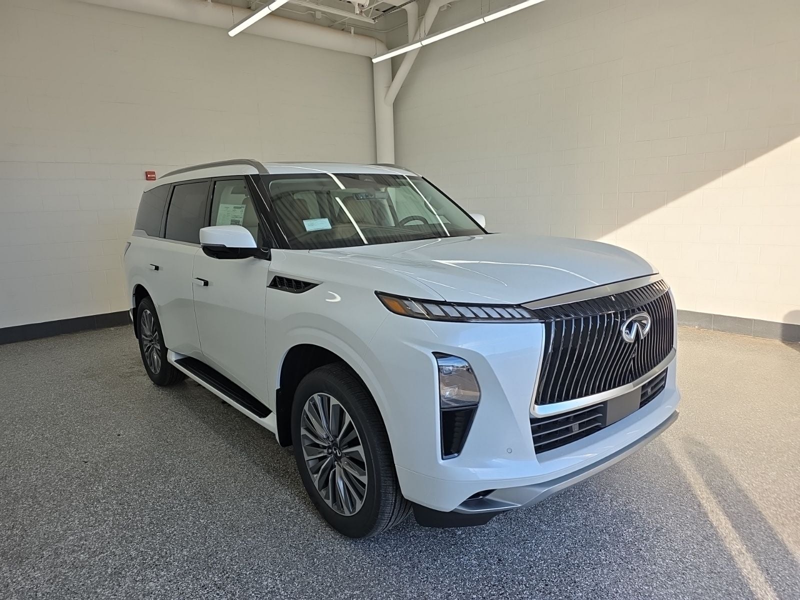 2026 INFINITI QX80 LUXE