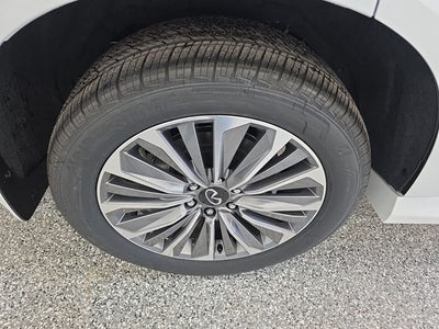 2026 INFINITI QX80 LUXE