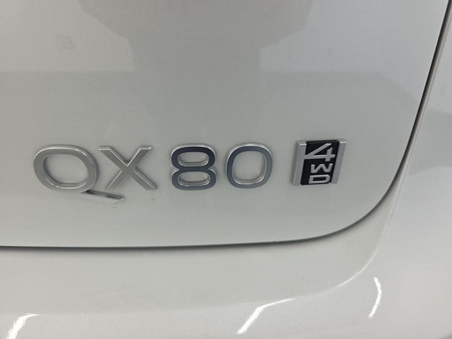 2026 INFINITI QX80 LUXE