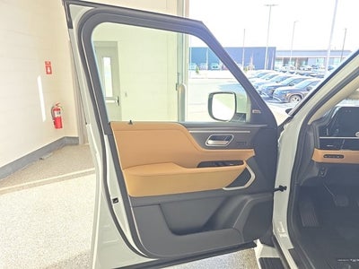 2026 INFINITI QX80 LUXE