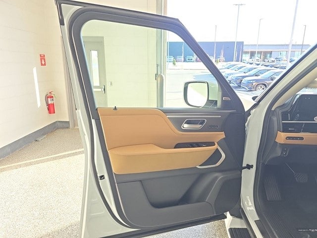 2026 INFINITI QX80 LUXE