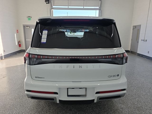 2026 INFINITI QX80 LUXE