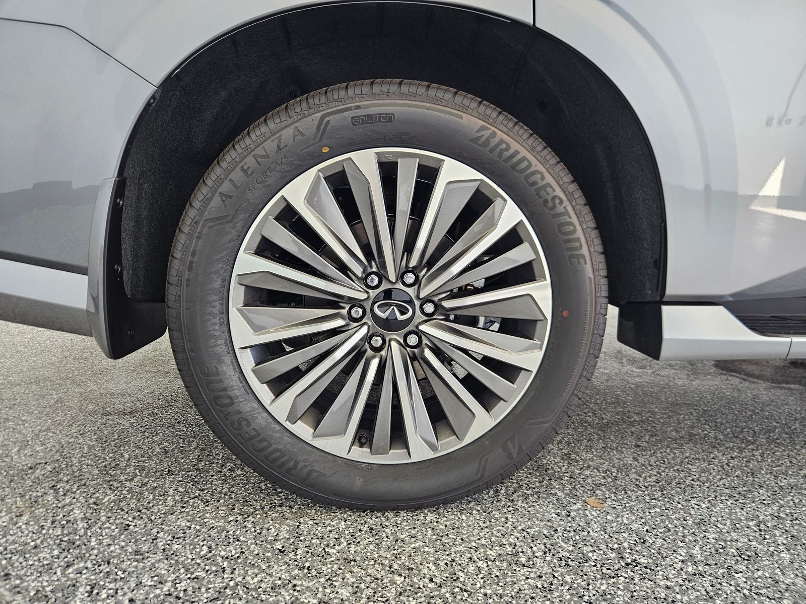 2027 INFINITI QX80 LUXE