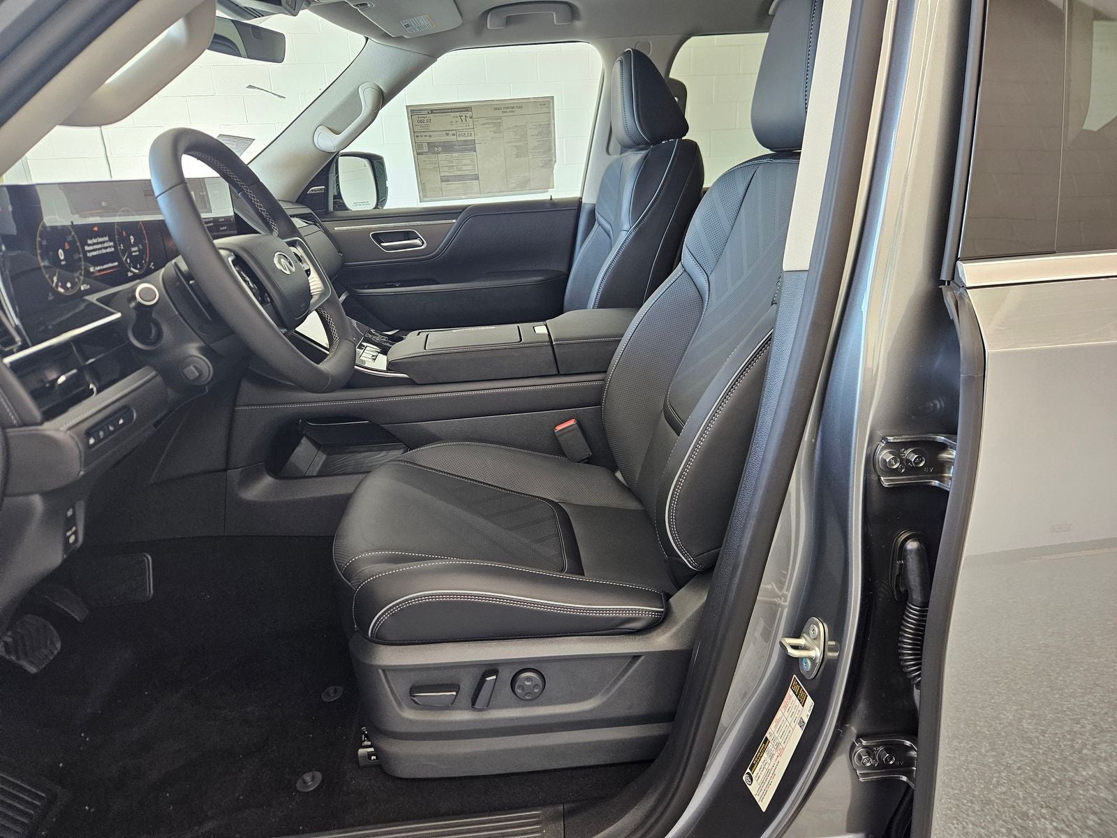 2027 INFINITI QX80 LUXE