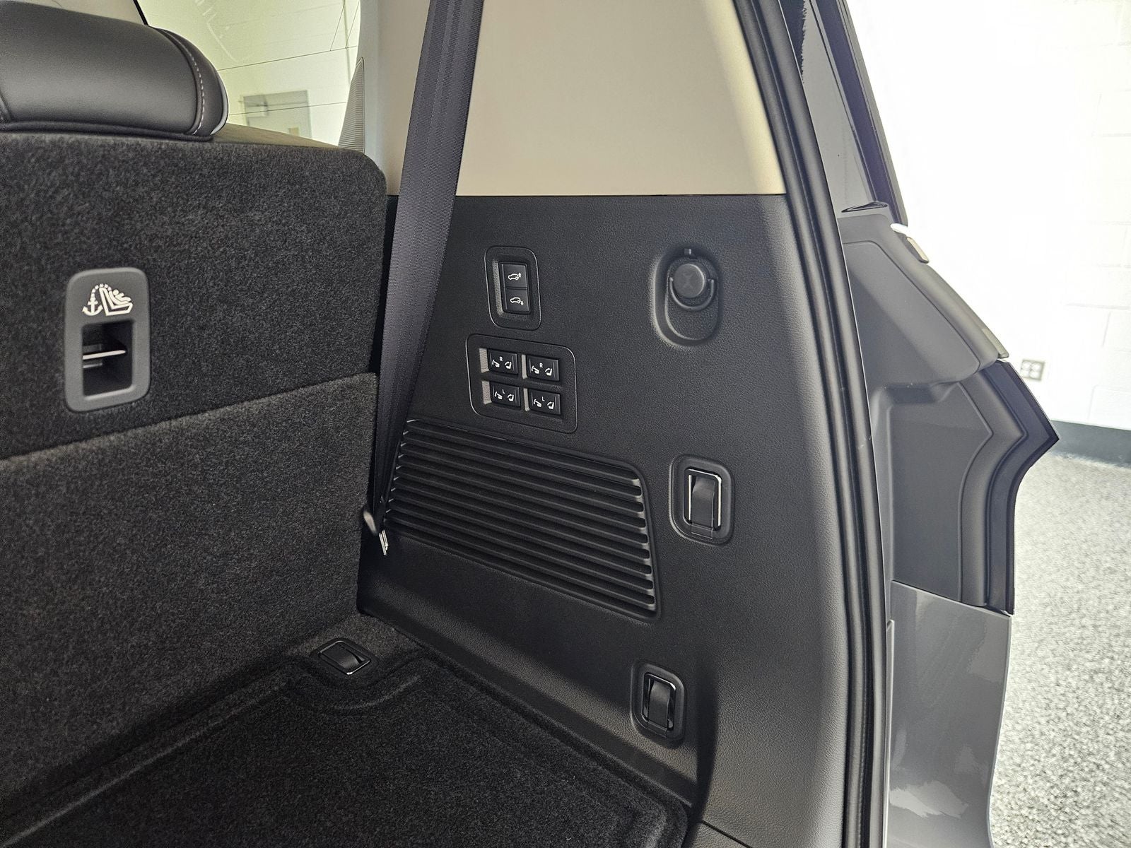 2027 INFINITI QX80 LUXE