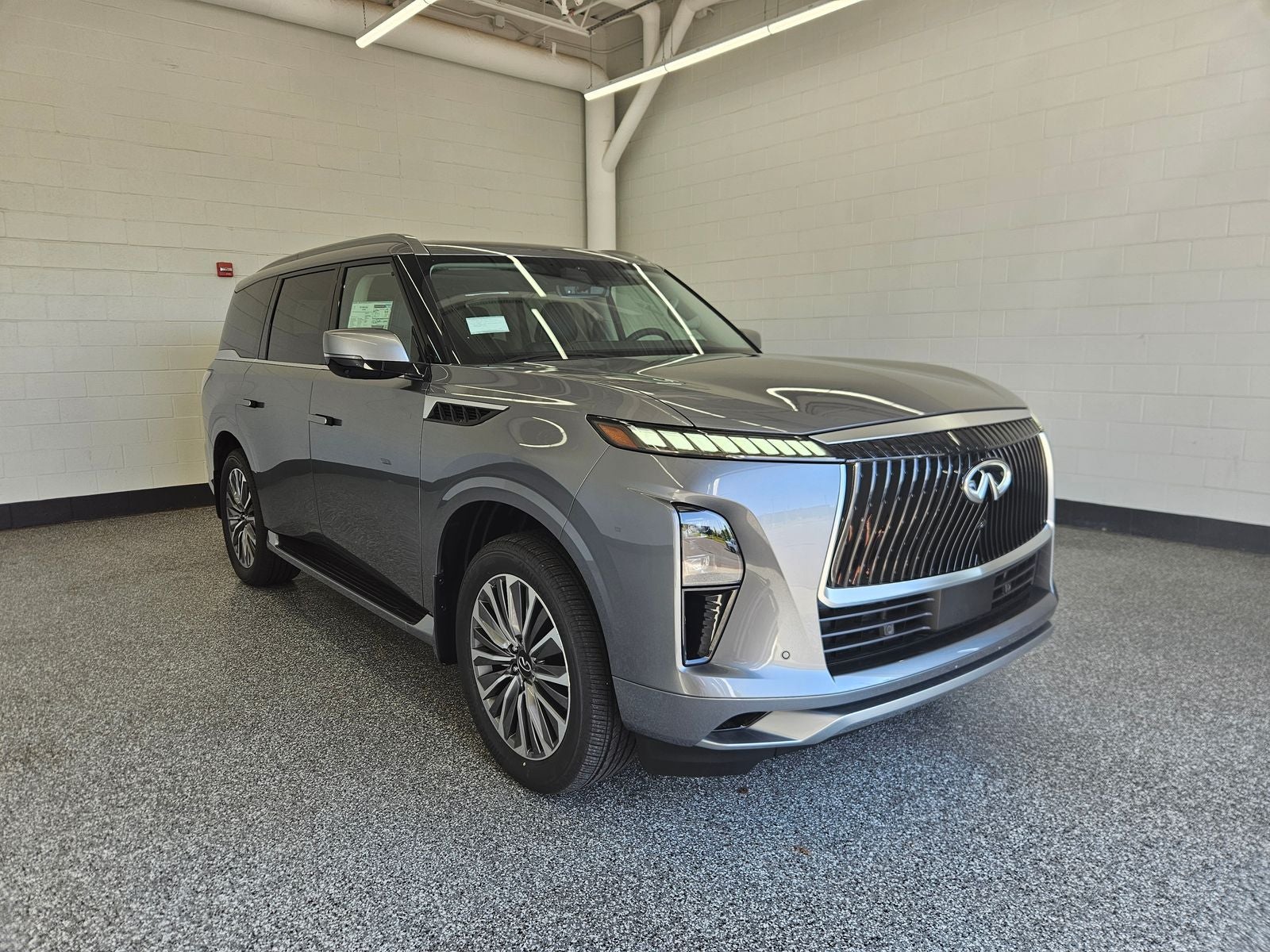 2027 INFINITI QX80 LUXE