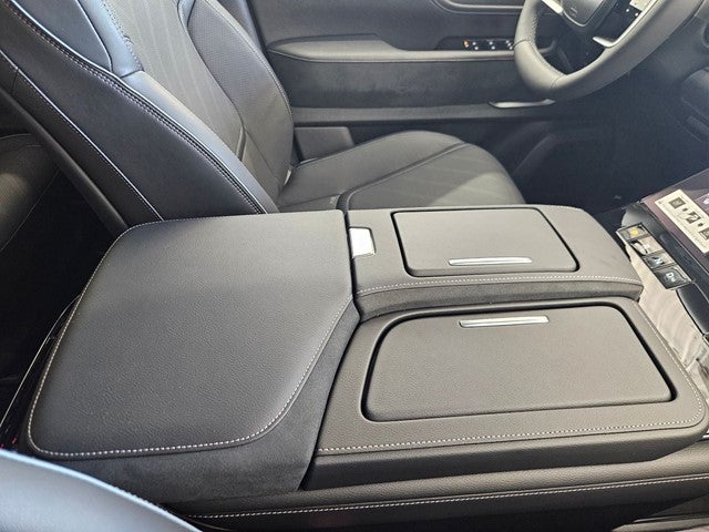2027 INFINITI QX80 LUXE
