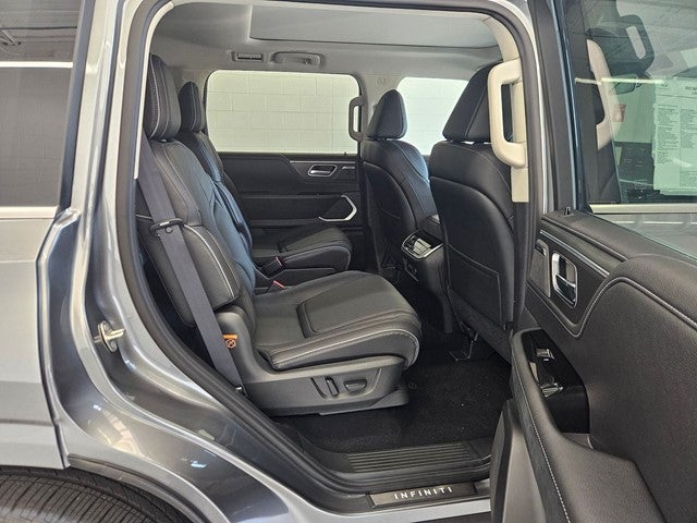 2027 INFINITI QX80 LUXE