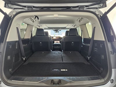 2027 INFINITI QX80 LUXE