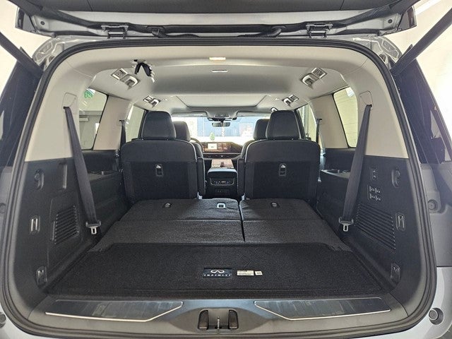 2027 INFINITI QX80 LUXE