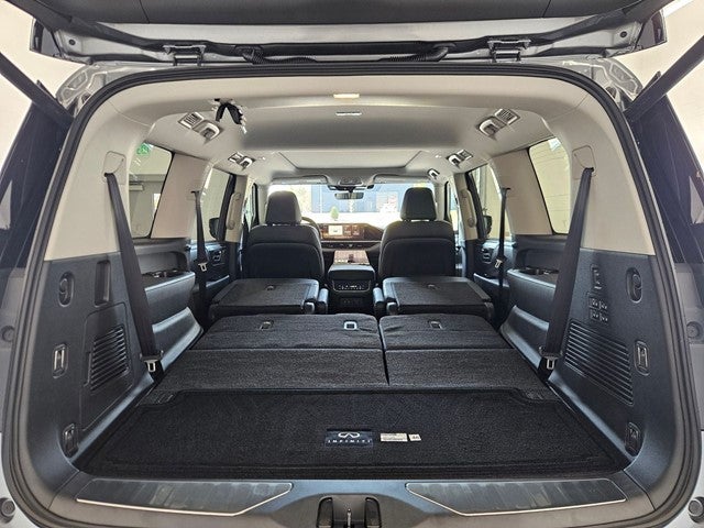 2027 INFINITI QX80 LUXE