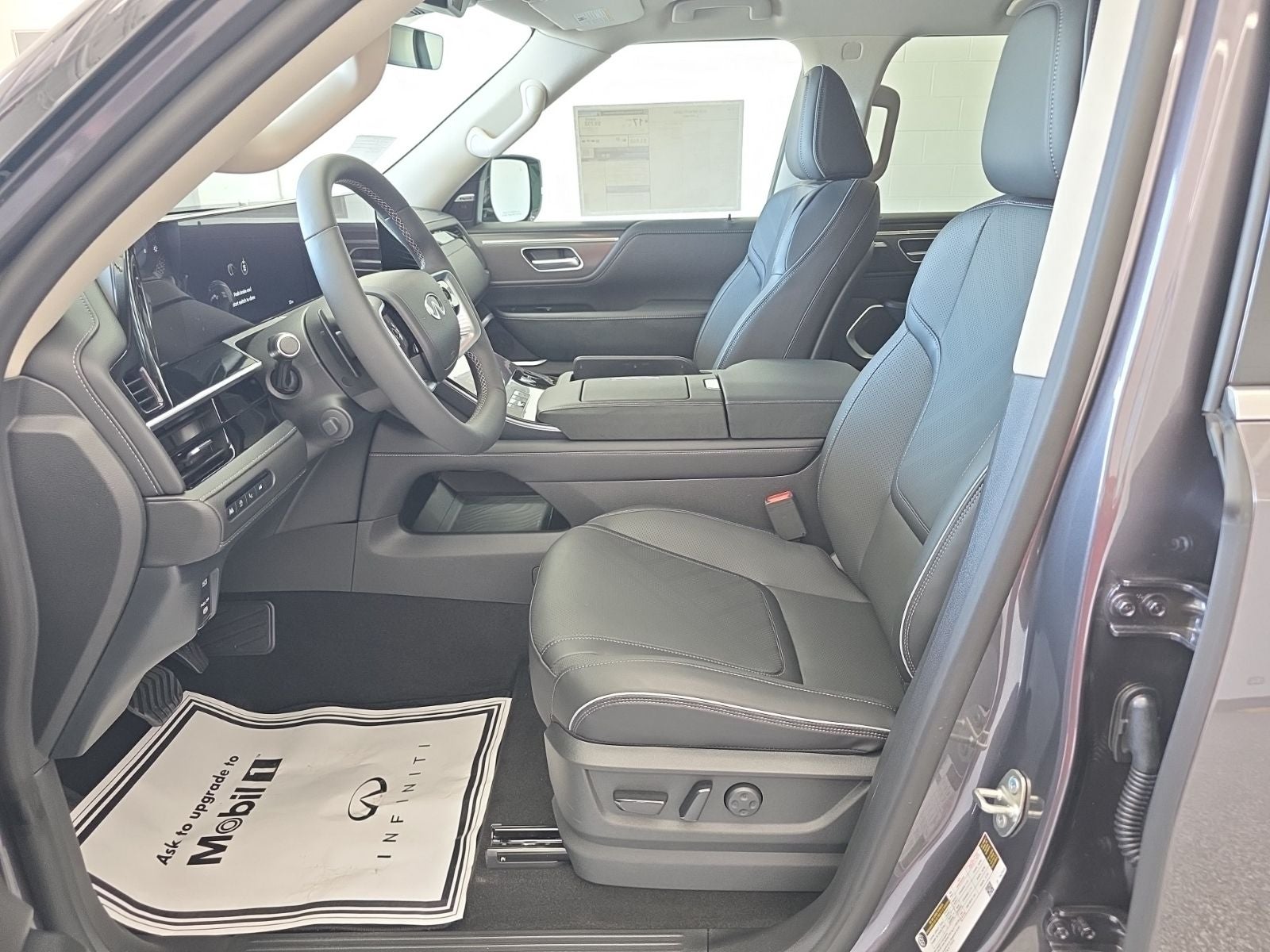 2026 INFINITI QX80 LUXE