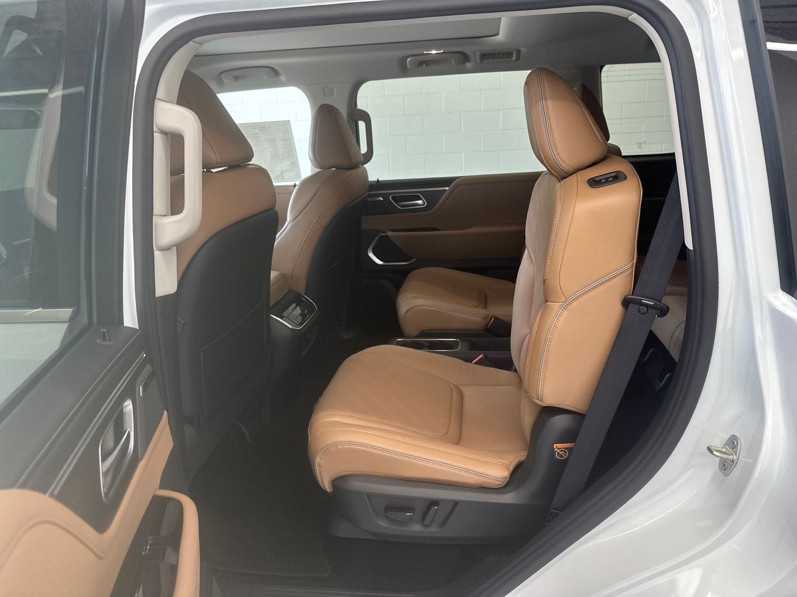 2027 INFINITI QX80 LUXE