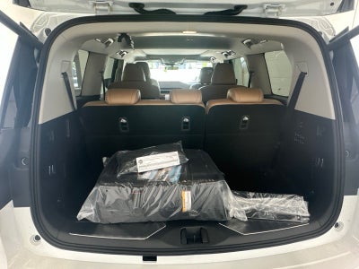 2027 INFINITI QX80 LUXE