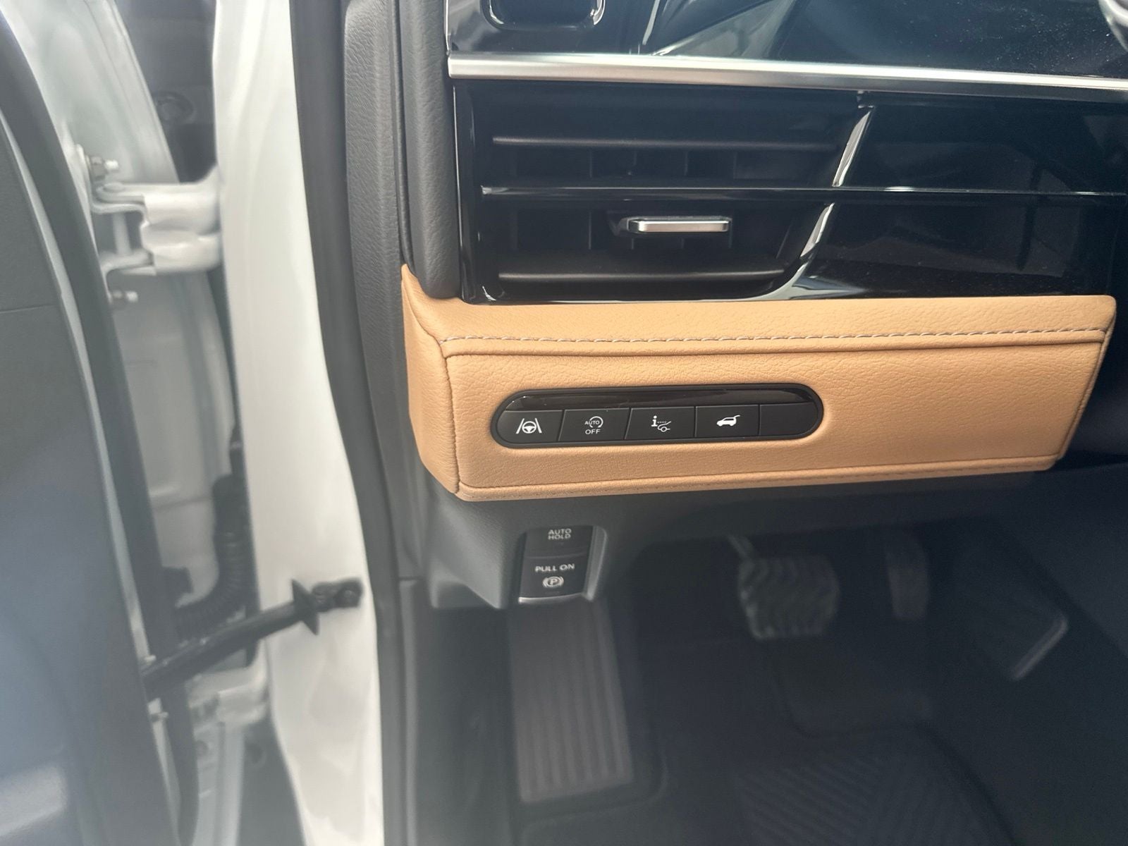 2027 INFINITI QX80 LUXE