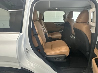 2027 INFINITI QX80 LUXE
