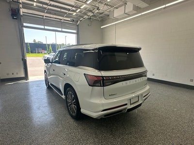 2027 INFINITI QX80 LUXE
