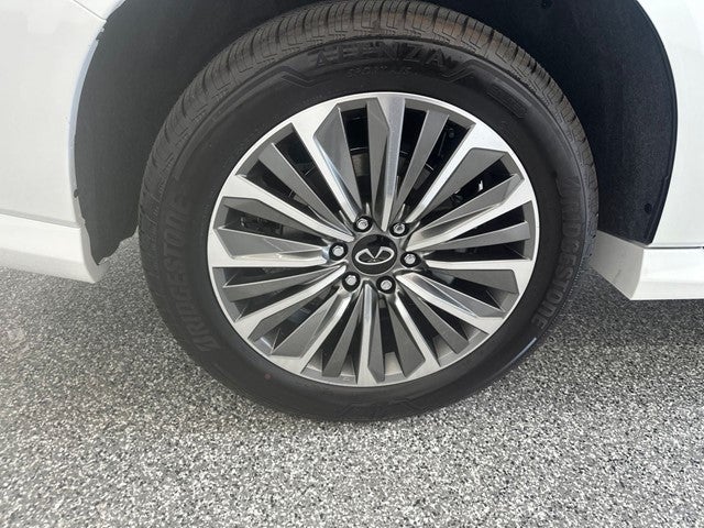 2027 INFINITI QX80 LUXE