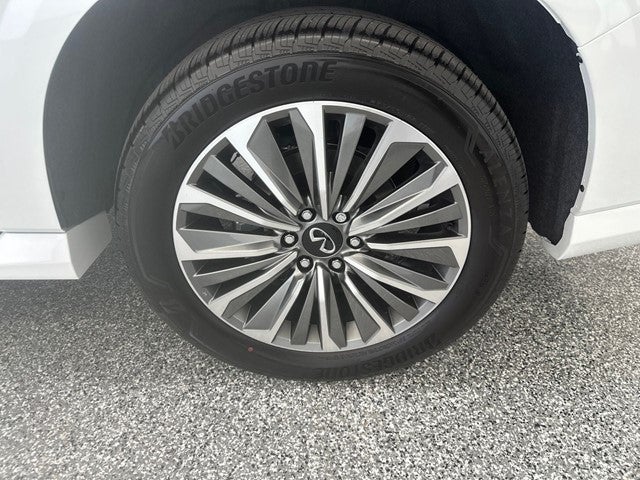 2027 INFINITI QX80 LUXE