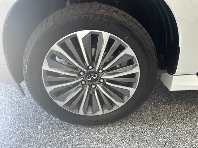 2027 INFINITI QX80 LUXE