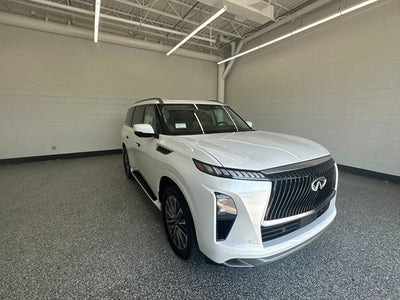 2027 INFINITI QX80 LUXE