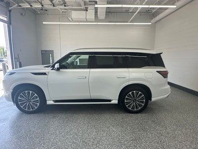 2027 INFINITI QX80 LUXE