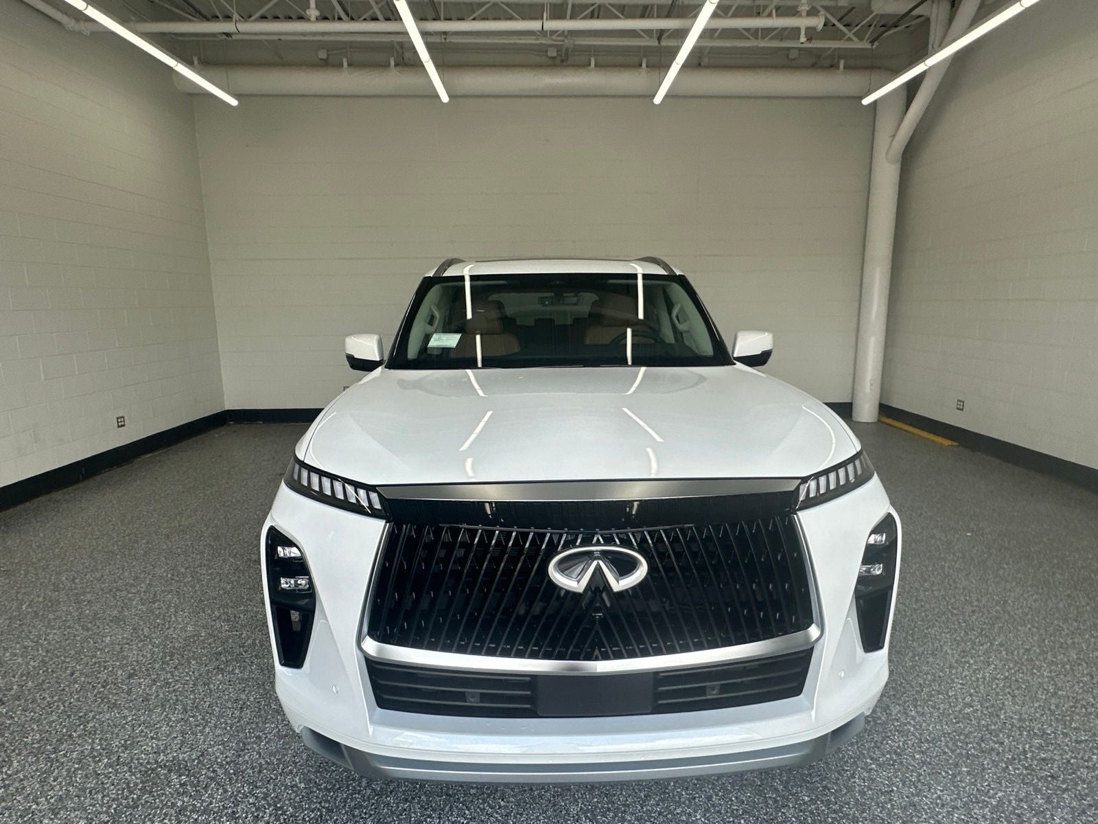 2027 INFINITI QX80 LUXE