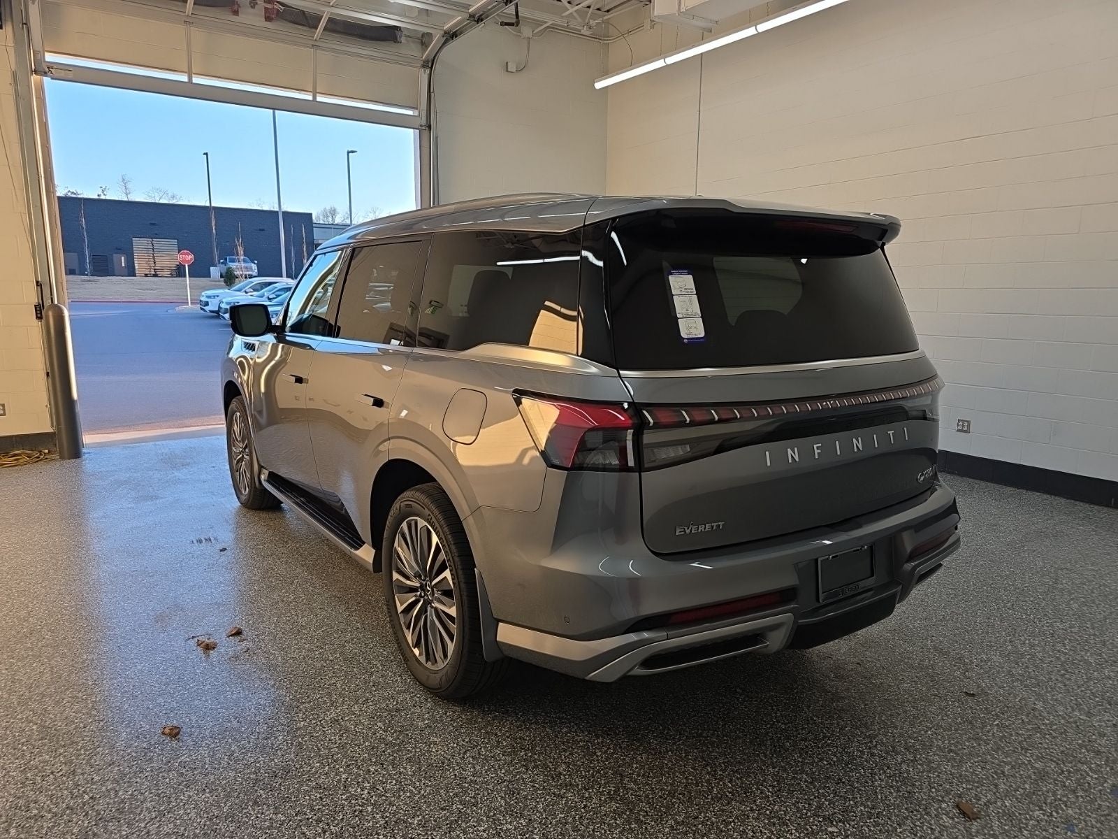 2026 INFINITI QX80 LUXE