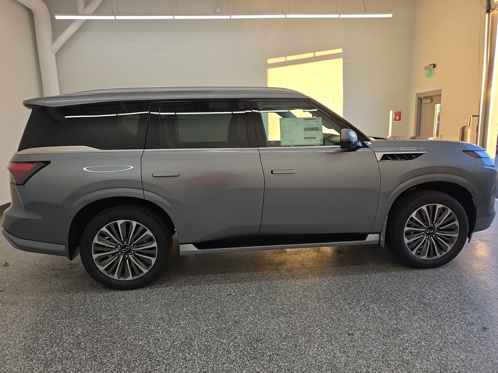 2026 INFINITI QX80 LUXE