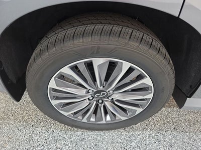 2026 INFINITI QX80 LUXE