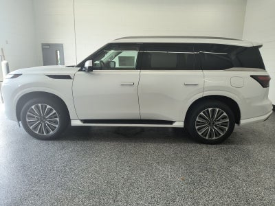 2027 INFINITI QX80 LUXE