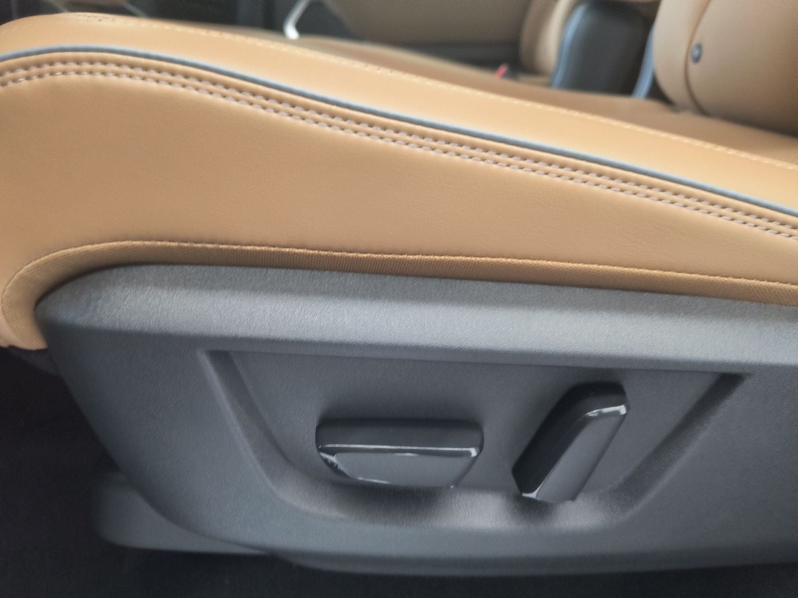 2027 INFINITI QX80 LUXE