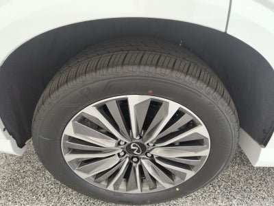 2027 INFINITI QX80 LUXE