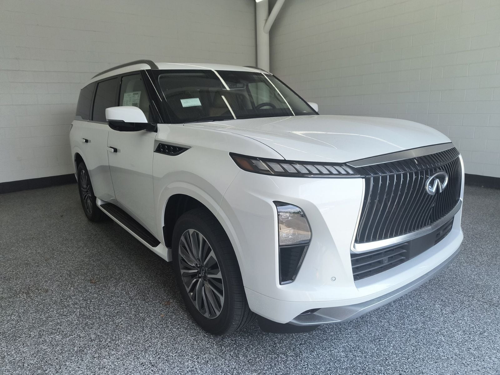 2027 INFINITI QX80 LUXE