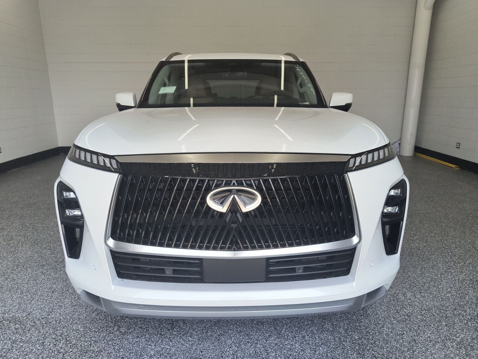 2027 INFINITI QX80 LUXE