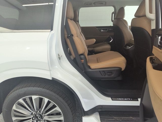2027 INFINITI QX80 LUXE