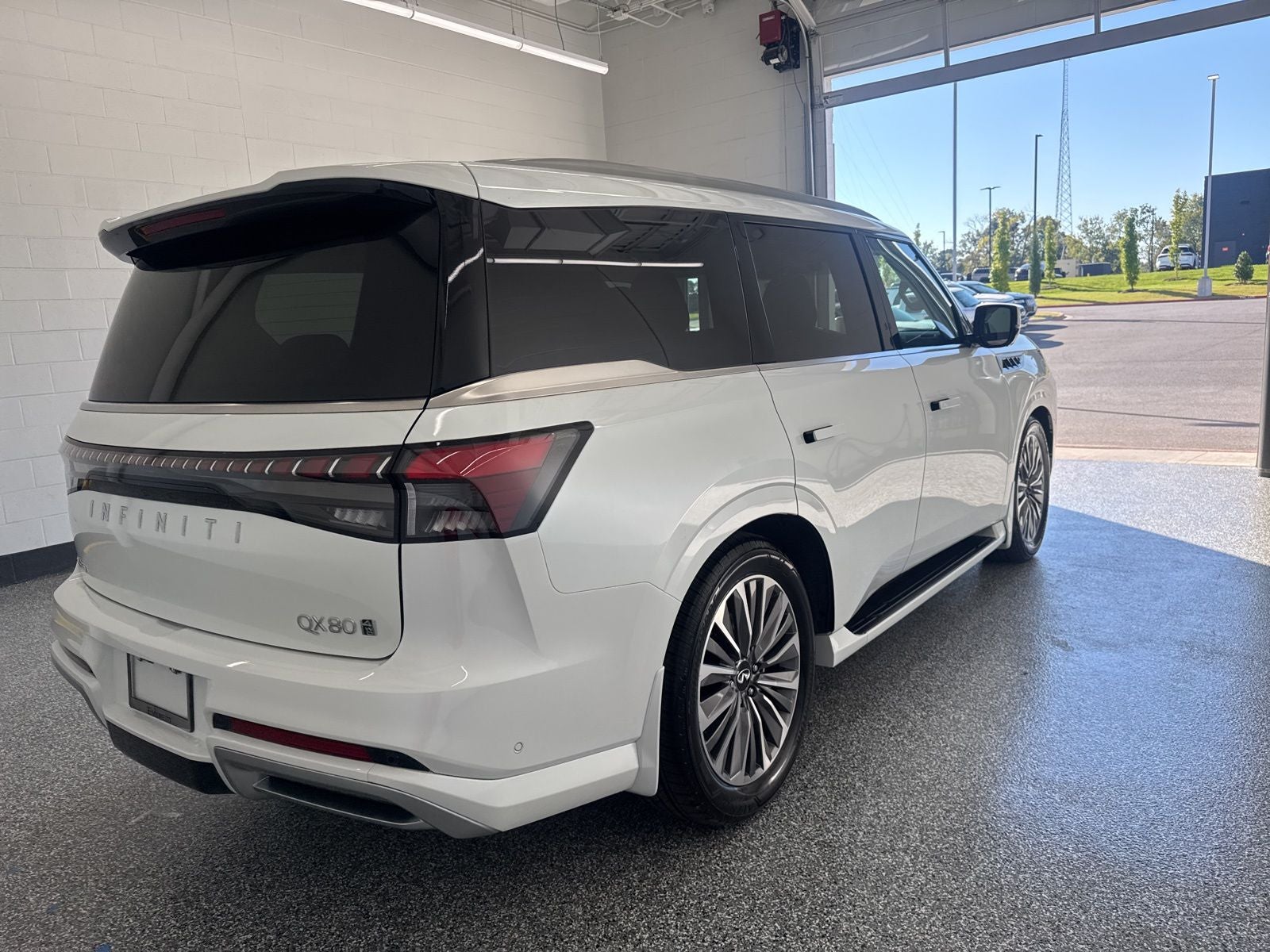 2026 INFINITI QX80 LUXE